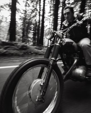 Deus ex Machina se do australského kulturního povědomí dostal v roce 2006 s několika úhledně upravenými motocykly a...